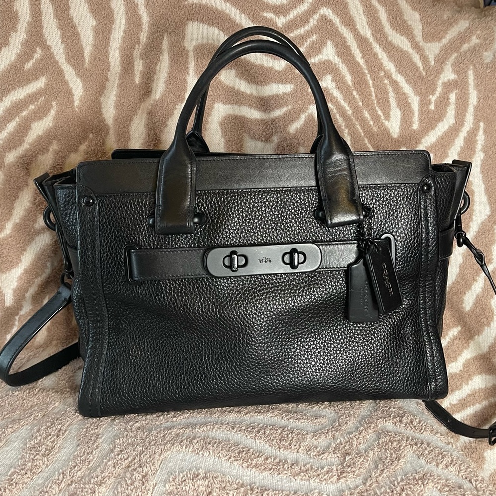 Coach Large Swagger 32 Carryall Bag Black with Black hardware